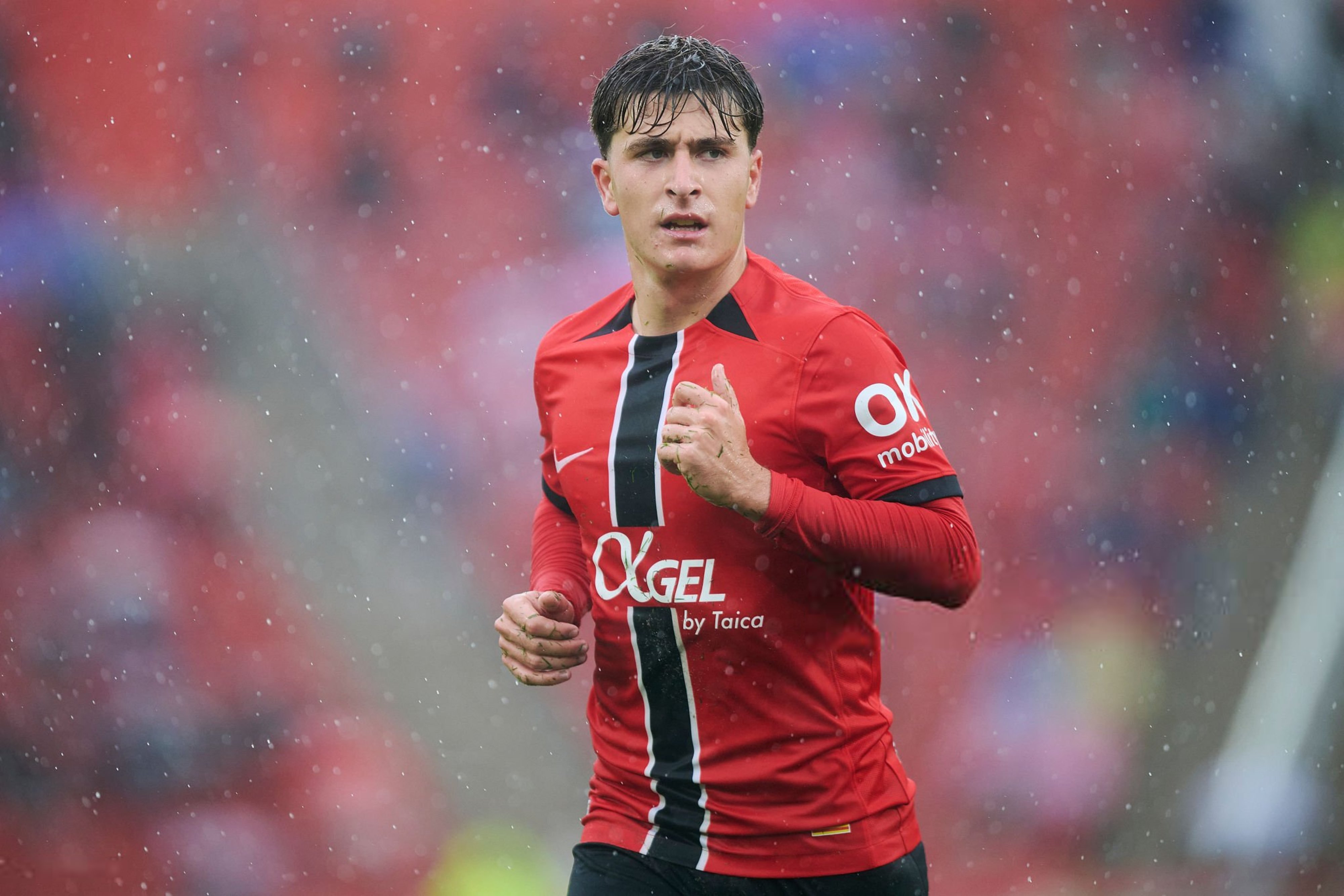 每体：桑坦德竞技俱乐部已向西甲联赛投诉巴塞罗那俱乐部，指控其在将巴勃罗·图雷出售