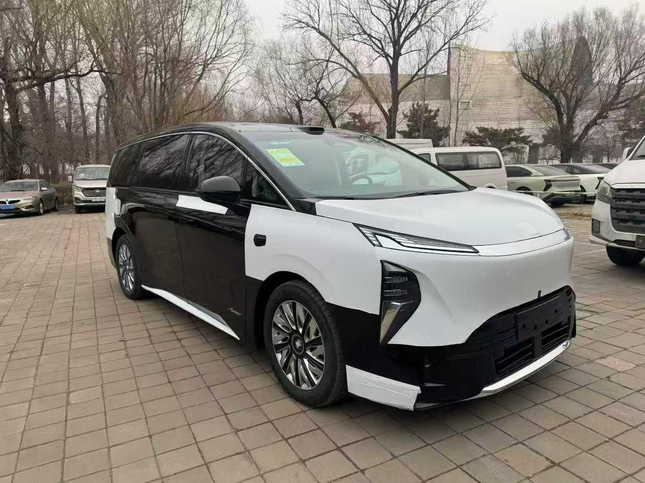 别克至境世家26款奢享版插电式混动指导价469900黑车棕内轻微瑕疵特