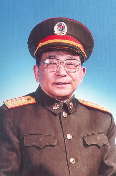 1985年百万大裁军，中央准备将成都军区并入昆明军区，时任成都军区司令员的王诚汉