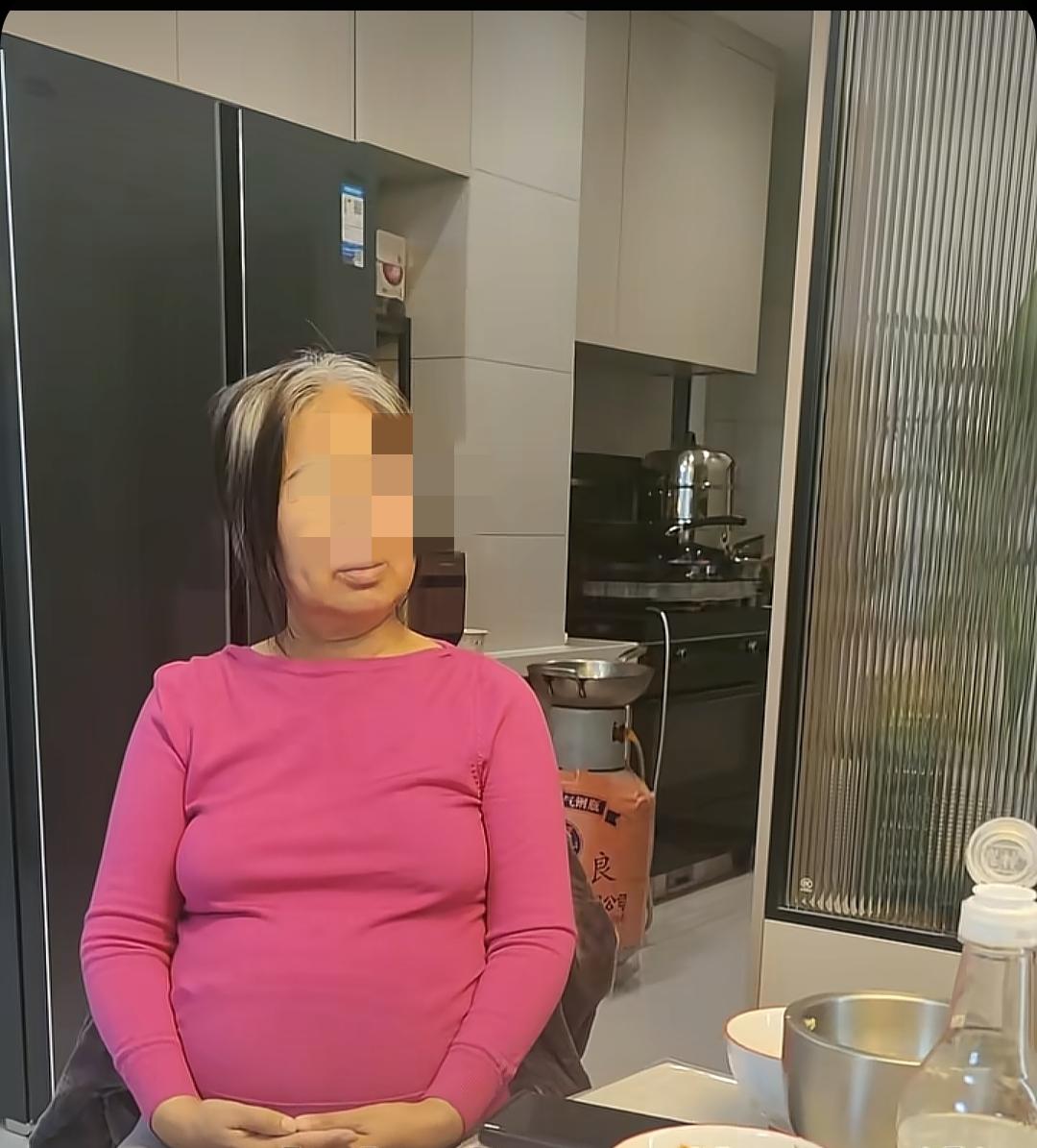 62岁失独妈妈怀二胎！喊着“儿子回来了”，吉林这位62岁的张某某，今年正月痛