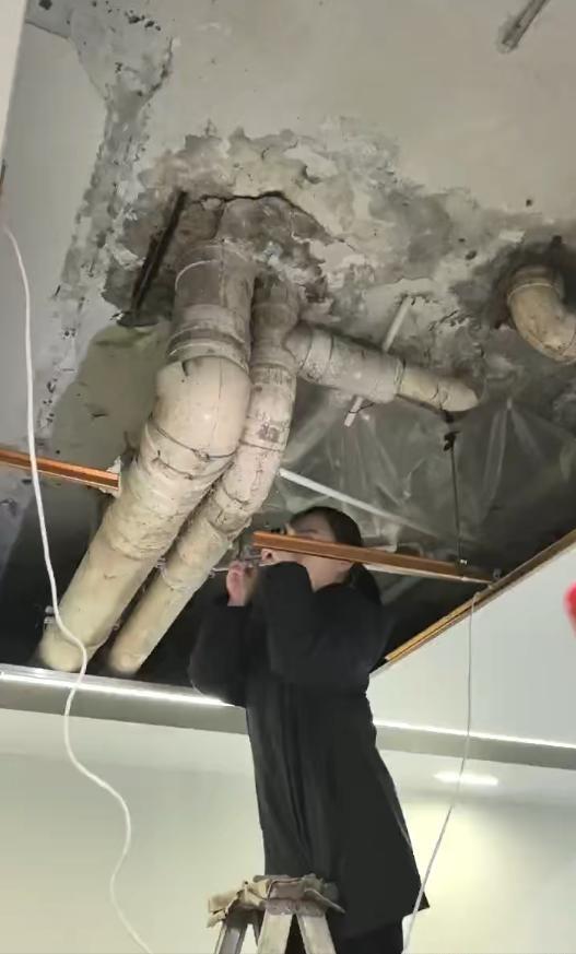 🌙重庆万州，女子40万卖154平学区房，过户7个月后被判赔80万，等于搭进去一