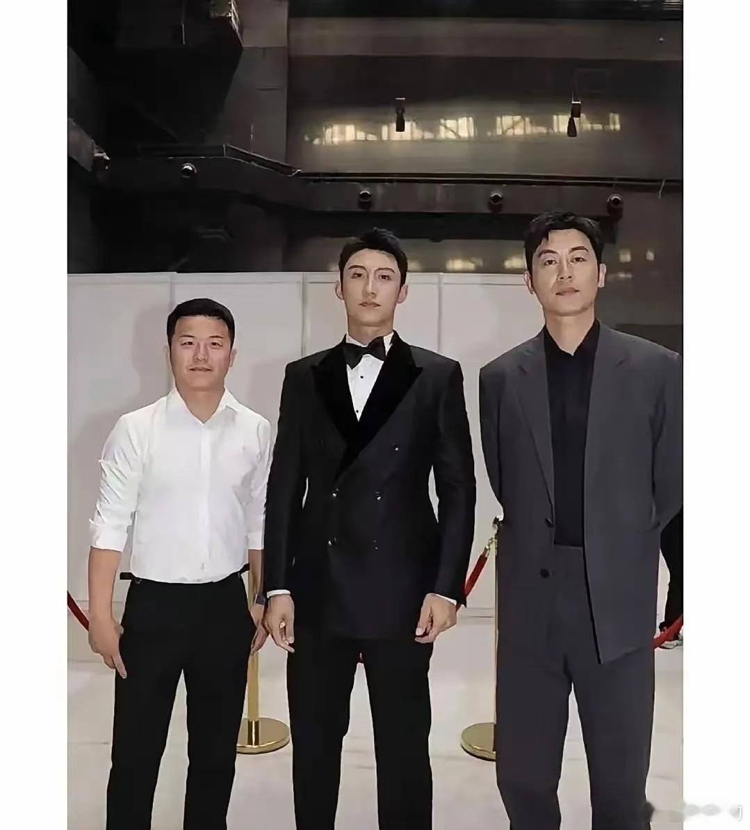 朱亚文说自己身高183cm，黄晓明称自己179cm。超逗的是黄景瑜，居然说自己有