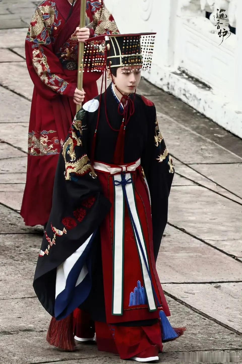 最好的一张！我的天！演我的房子吧成毅老师😭😭😭真的很帝王