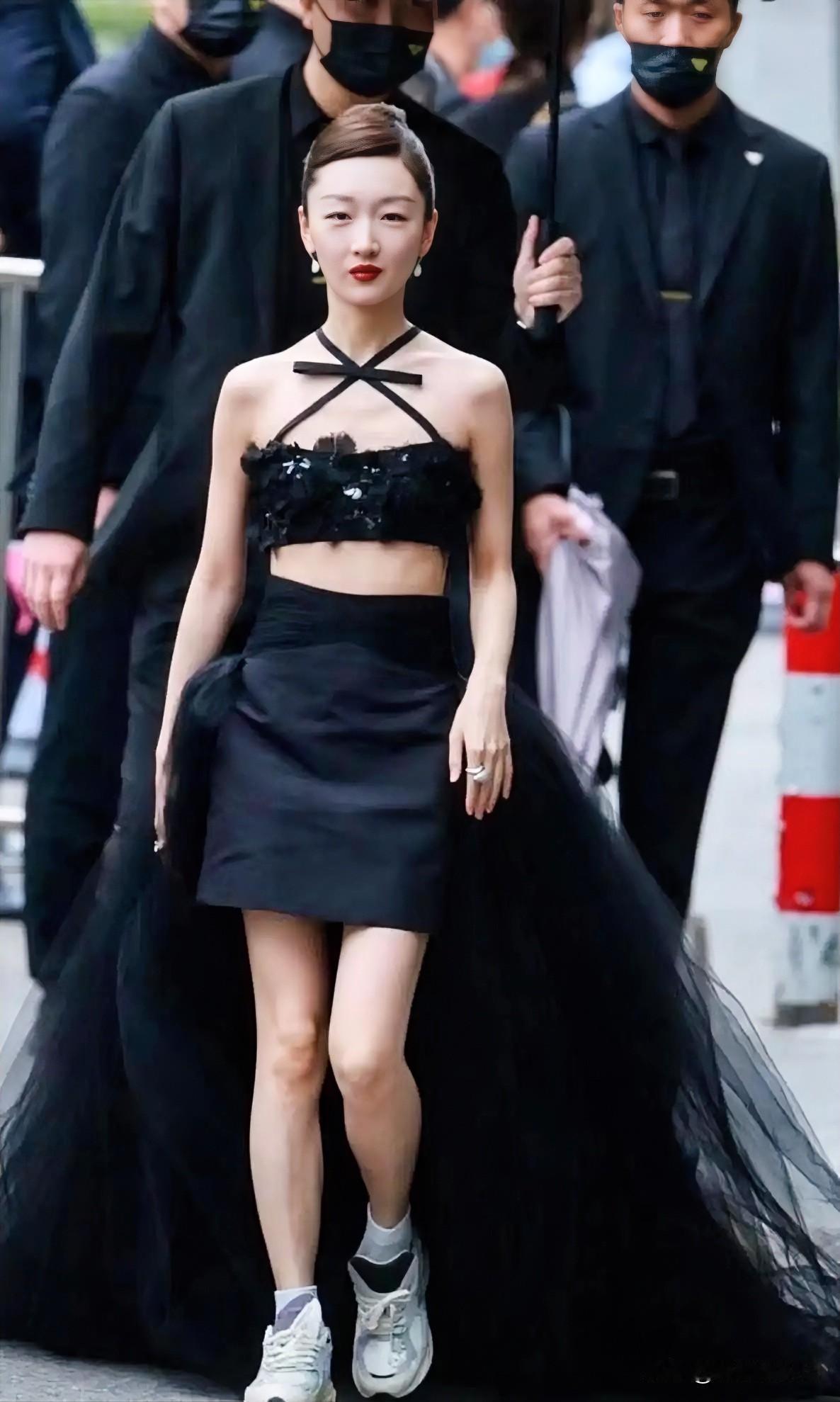 周冬雨最黑暗的造型没有之一！