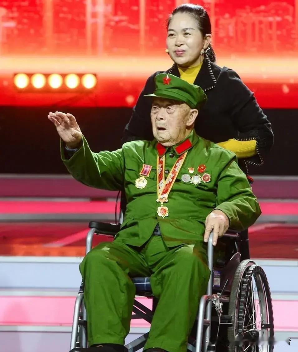 跟你讲，有时候看到一些老档案，真能让你后背汗毛直竖。1988年，重庆一个修县志的