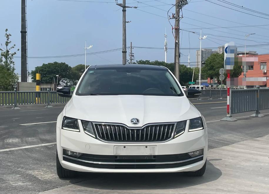 被车标耽误的好车，二手斯柯达明锐斯柯达这个品牌，在国内一直不温不火，很多人觉得
