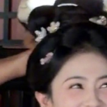 白鹿8月生病瘦到86斤本来白鹿就瘦，一生病又更瘦。女明星真是不容易，为了上镜每天