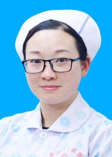 打死没想到，一位在医院财务科干了十二年的老同学喝多了说：护士长被查，多半是工资二