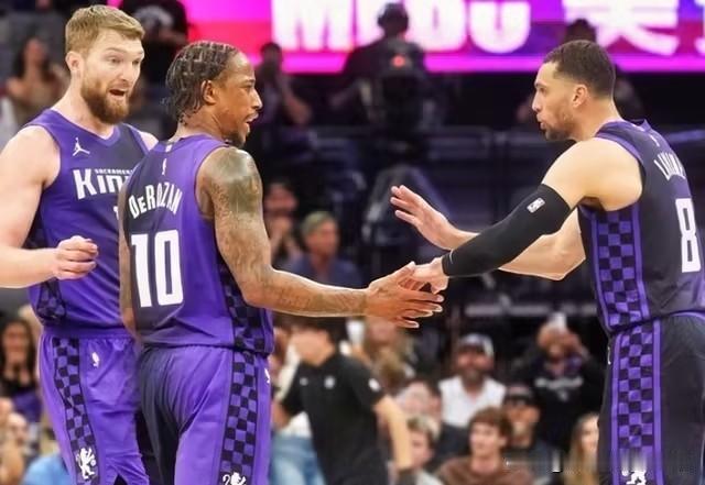 国王超市正式开张，四员大将全摆上货架，这是要彻底重建就在刚刚，国王队官宣用施罗