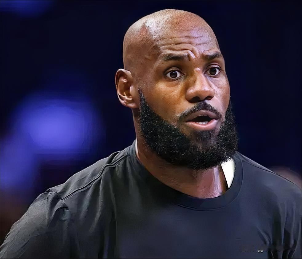 41岁詹姆斯拉垮了！今日NBA季前赛，76人对阵凯尔特人。詹姆斯上半场出战1