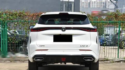 外观科幻大气,终端还有优惠,买家用SUV,看看长安UNI-Z