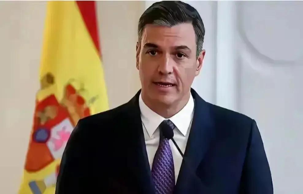 西班牙成了欧洲唯一一个拒绝美军使用西班牙军事基地攻击伊朗的国家，并把以前停靠在基