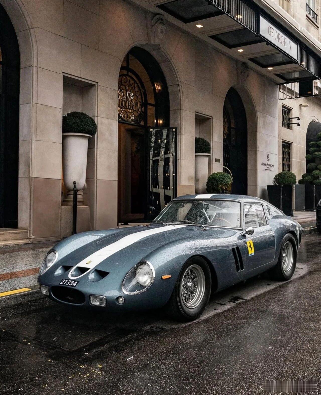 时光打磨棱角，却磨不掉锋芒。这辆经典老车Ferrari250GTO，每一道漆痕都