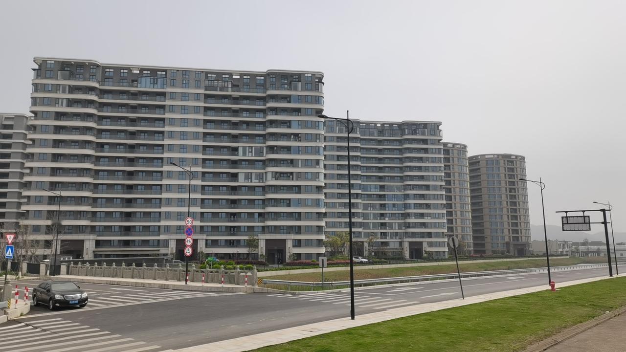 客观来看，曾经盛极一时的“一鲸落万物生”，并未如期而至，这种理论说法并没有成为现