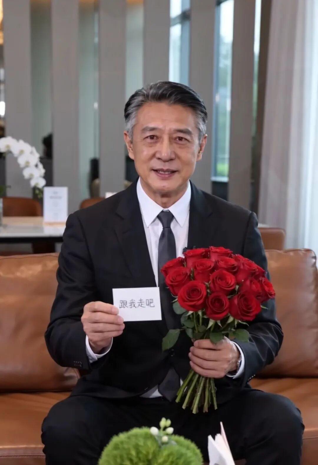 藏不住了，摊牌了！3月8日，中国新闻周刊曝光，多地中老年女性正被“AI霸总”精