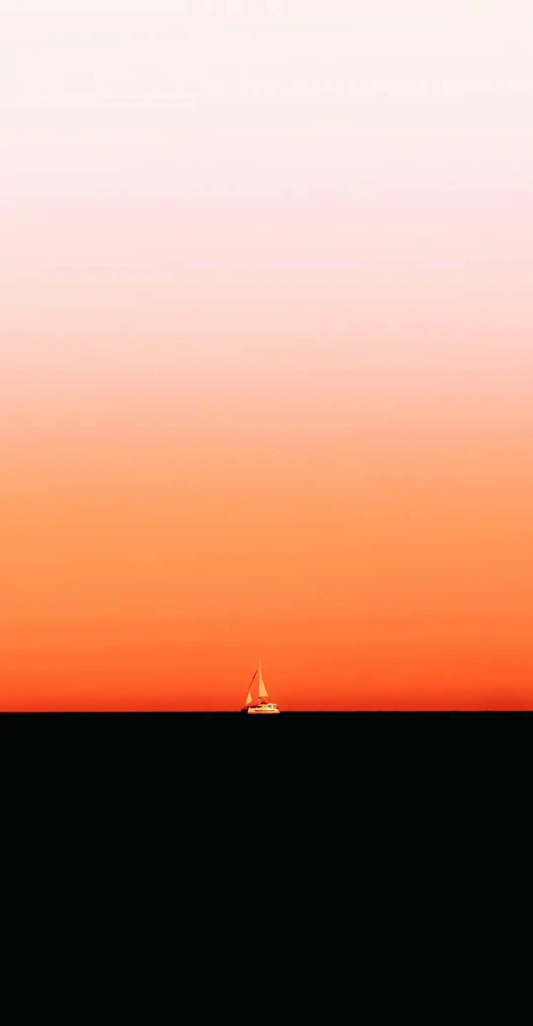 一个自称做足疗的小伙子发语音说，店里来了位三十出头的女顾客，专挑年轻男技师，按肩