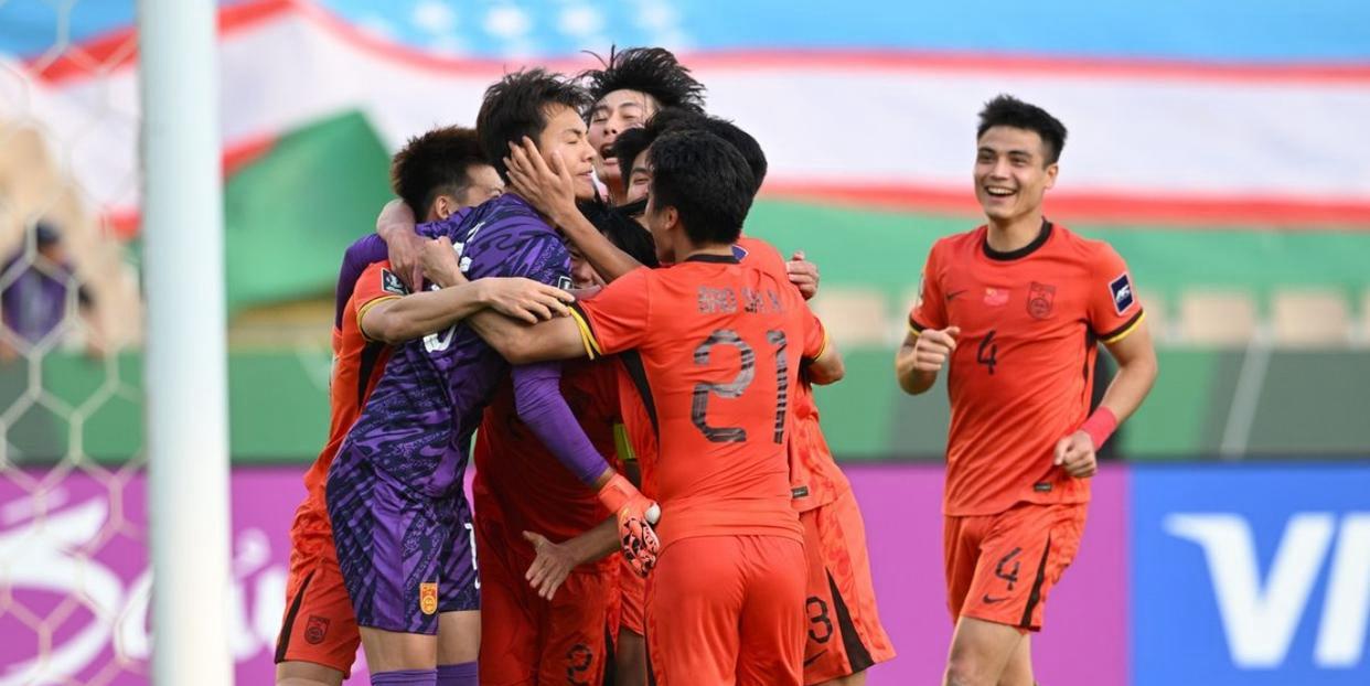 越南竟是我们唯一能赢的对手！别再幻想打日本韩国了...醒醒吧！U23国足想出