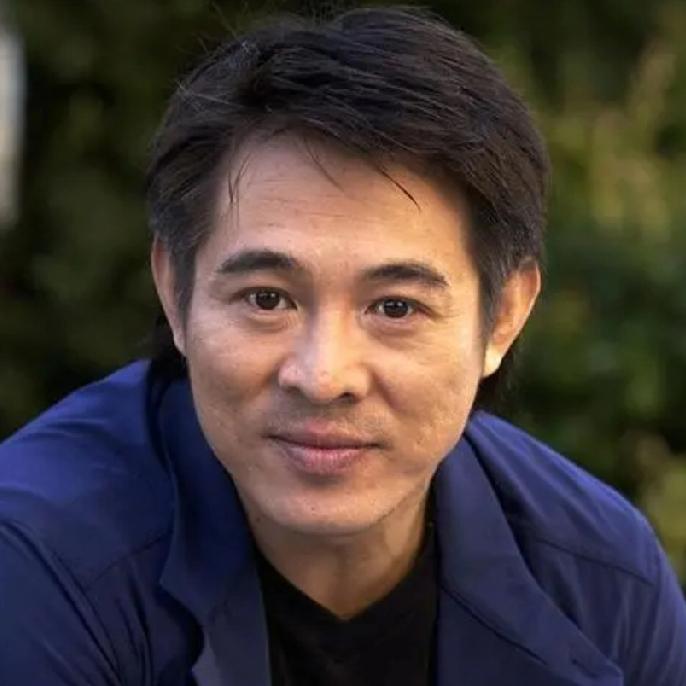 李连杰大概率是不会后悔的，原因其实很好理解，虽然有很多人质疑他是不是抛妻弃子