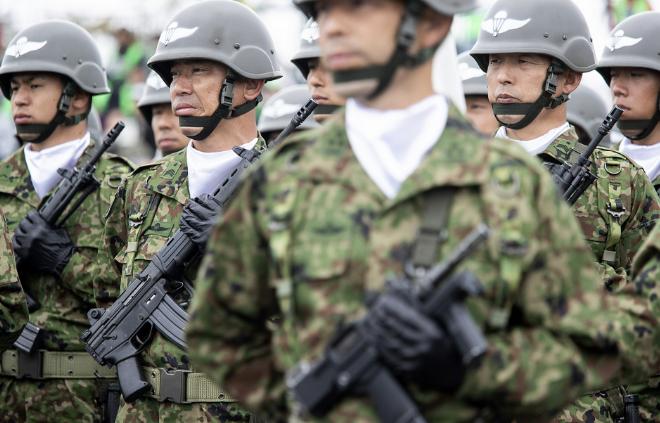 8月14日，中国国防部发言人陈曦大校站上了例行记者会的台子，说了一句话，把南海的
