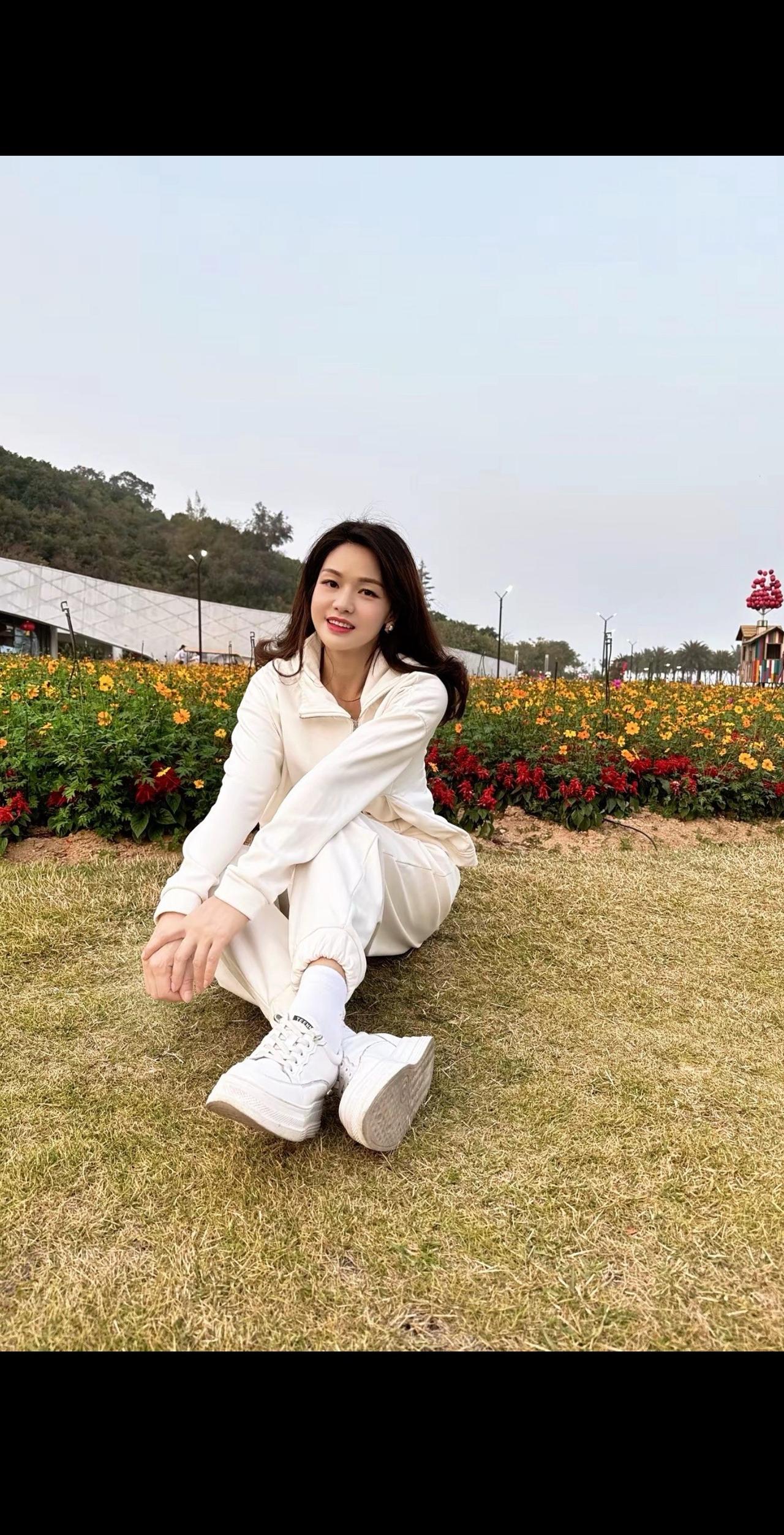 早安，愿你的每一天都充满光亮！户外穿搭定格美好瞬间