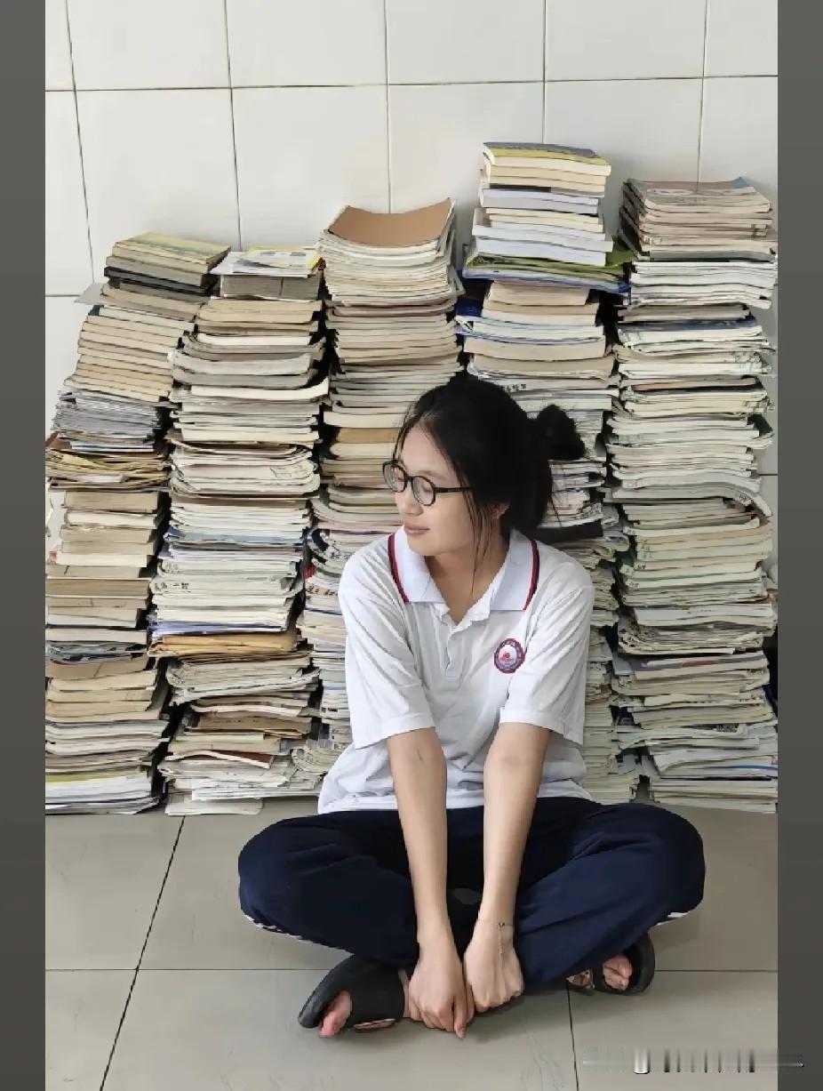 同学的女儿，初中毕业就不愿意读书了，本来成绩都很不错的，随便可以读高中，