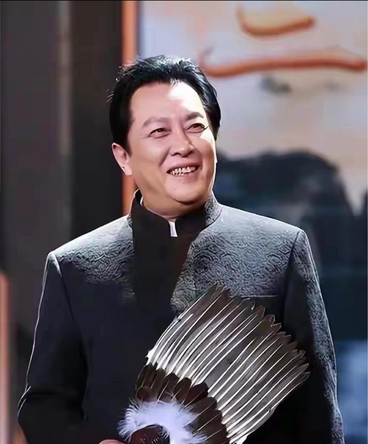 被唐国强老师圈粉了，不是因为他上综艺了，也不是因为他加入某音了，而是因为他