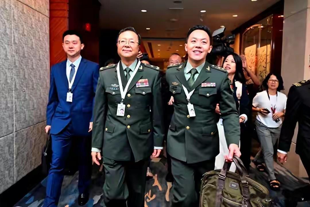 香会结束，中方少将登机回国，菲日代表团临走前，把脸丢了个精光孟祥青少将走的