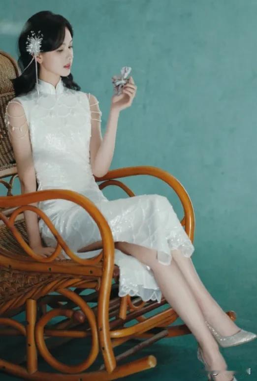 陈都灵旗袍套装