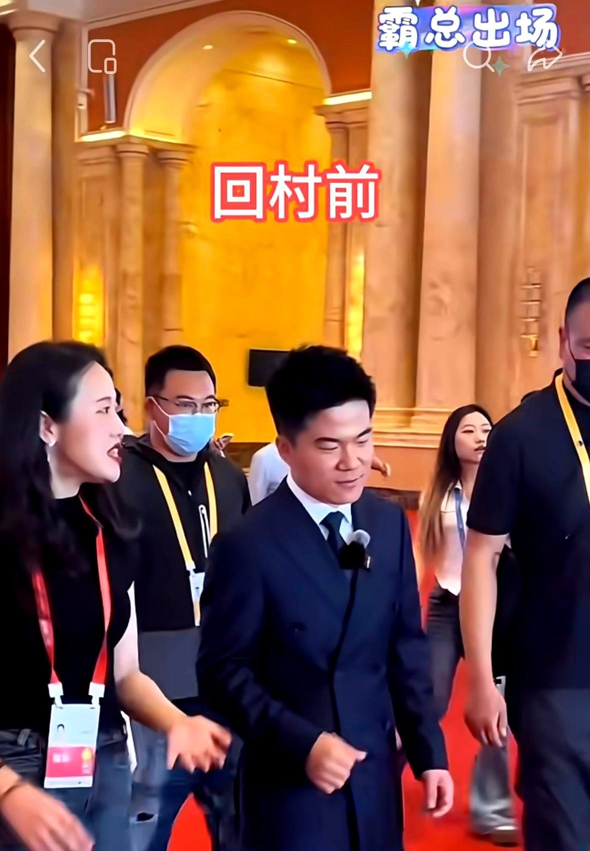 同样是草根逆袭，一个被乡亲砸门借钱，一个被乡亲默默守护。区别就在八个字：董宇辉