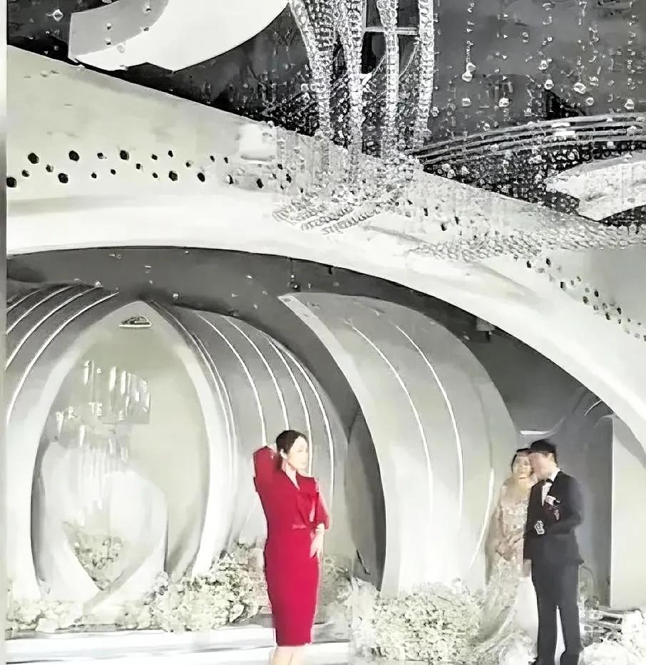 我儿子结婚，我要是这样，请你们把我叉出去[捂脸哭][捂脸哭][捂脸哭]。