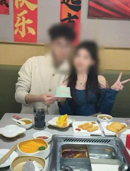 “必须死刑！”陕西西安，一名22岁的女孩受不了男友变态般的控制欲，决定分手