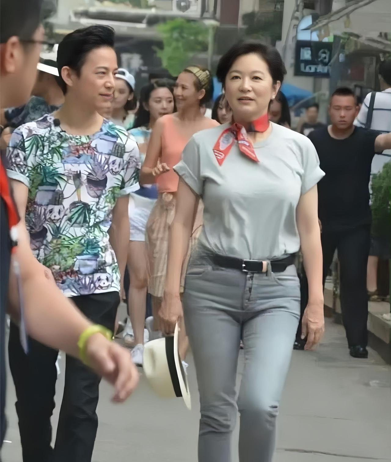 这才叫岁月不败的美人，从年轻美到老，林青霞老了没有变成臃肿的大妈，她形象好气质佳