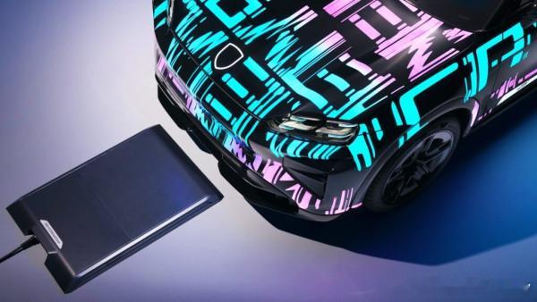 新卡宴各项参数本质就是新Taycan的SUV版但最新奇的莫过于无线充电，11K