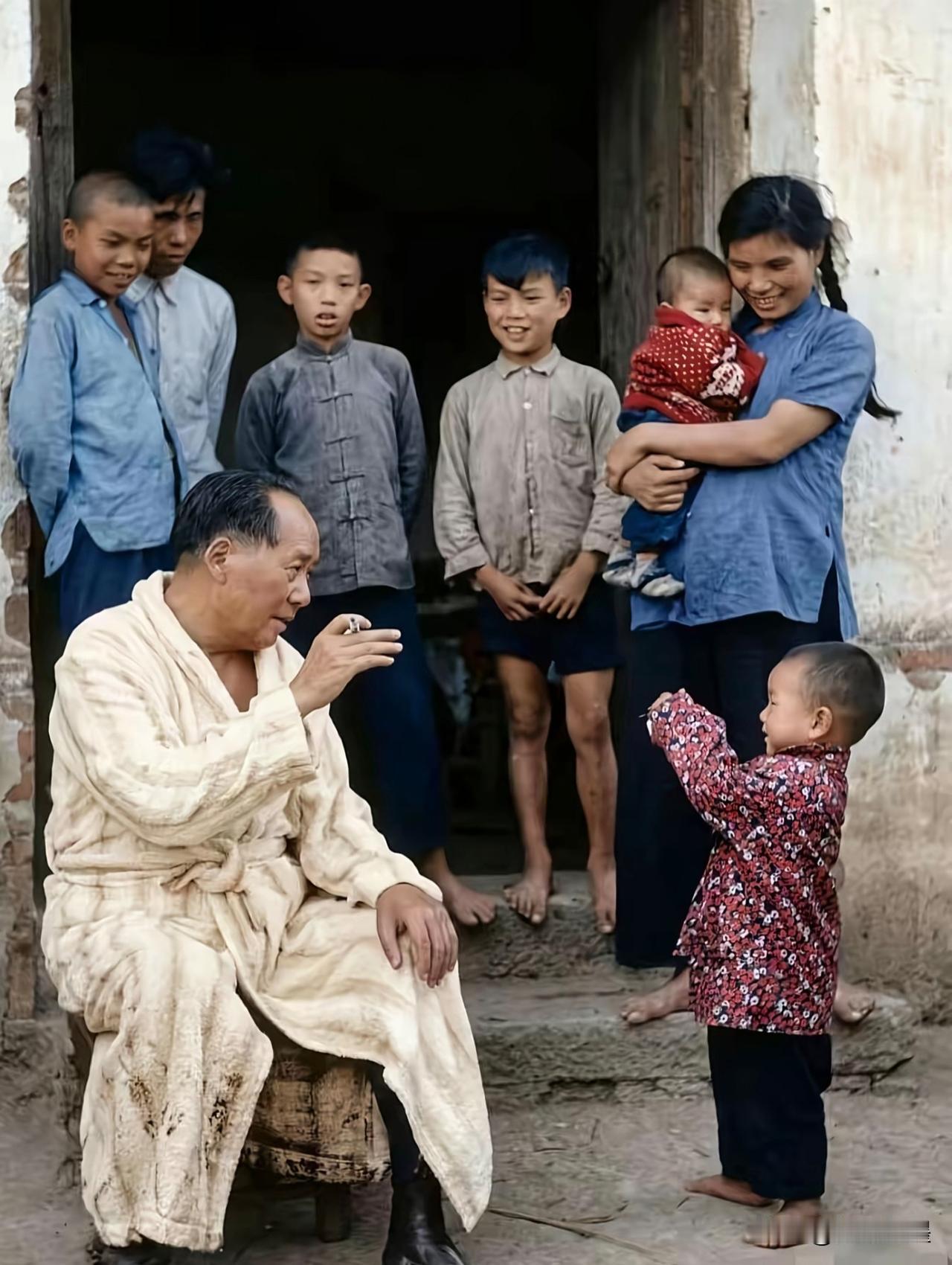 什么是社会主义：听伟人怎么说的第一，人民要有发言权第二，人民要共同富裕第三