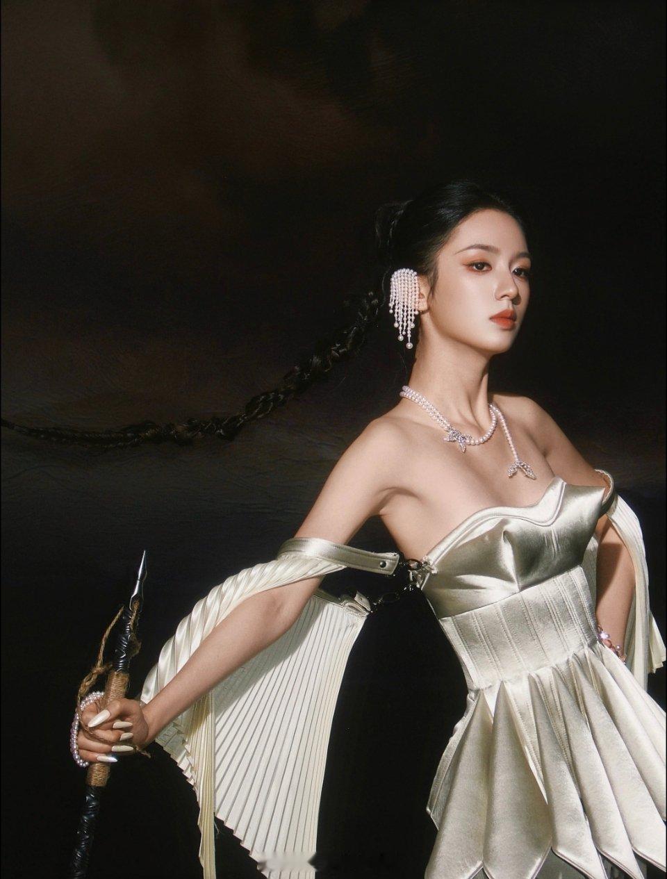 周也这裙子半截可食