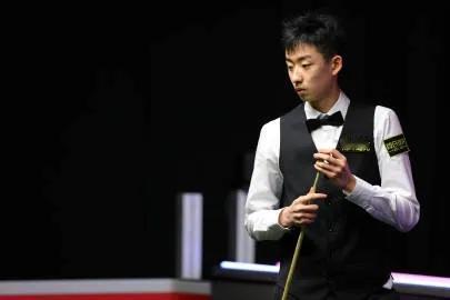 北京时间12月1日凌晨，刚刚结束了一场斯诺克英国锦标赛首轮比赛，今年国际锦标赛冠