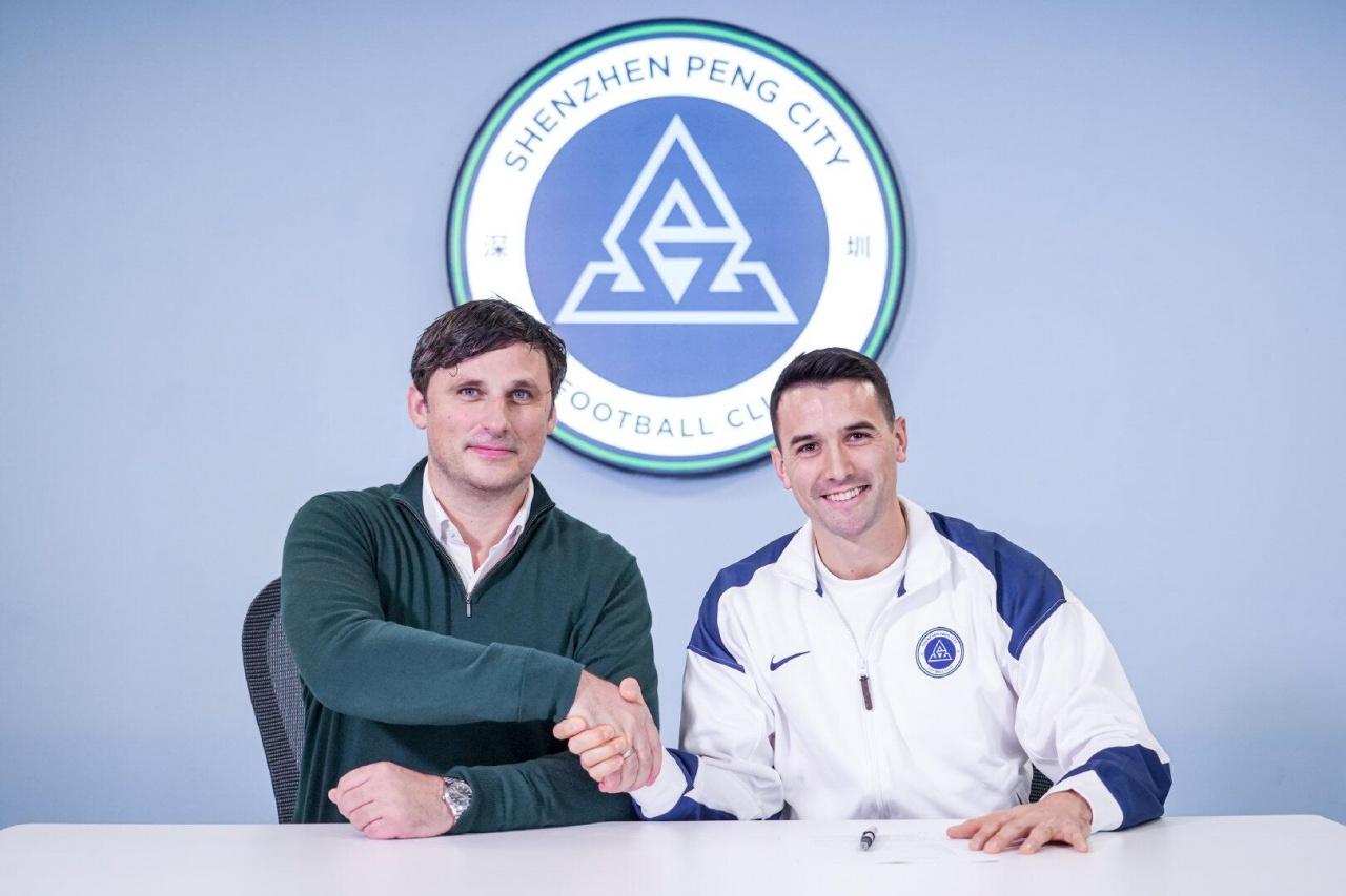 从周定洋、莱切特离队，分析成都蓉城队引援！深圳新鹏城队官宣：31岁中场周定洋加