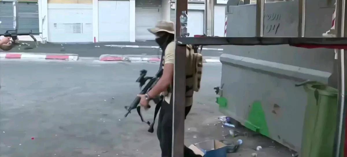 CNN报道，当地时间25日，一段由墨西哥塔帕尔帕市市民拍摄上传至社媒的视频显示，