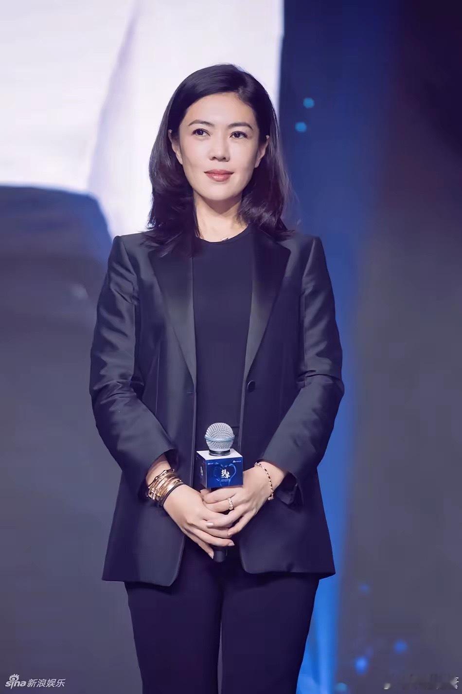 汤家凤博士这番话之所以赢得掌声，是因为他戳破了一层窗户纸：公众反感的，从来不是跨