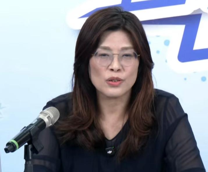 今天郑丽文在上电台节目接受采访，主持人问她有没有考虑参选2028，郑丽文表示自己