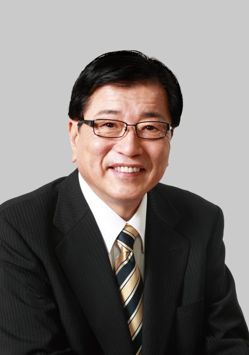高市早苗的孙子在中国读书，她天天说中国坏话，这孩子到底听谁的？这事其实挺简单：