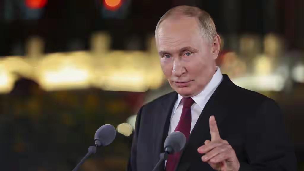 欧洲突然"倒戈"，一改往常向俄罗斯抛出橄榄枝，并强烈谴责美国。北约体系已是摇摇欲