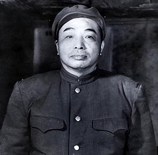 1959年众人四散逃离！唯独警卫誓死相随，十几年风雪见证最赤诚情义。1950
