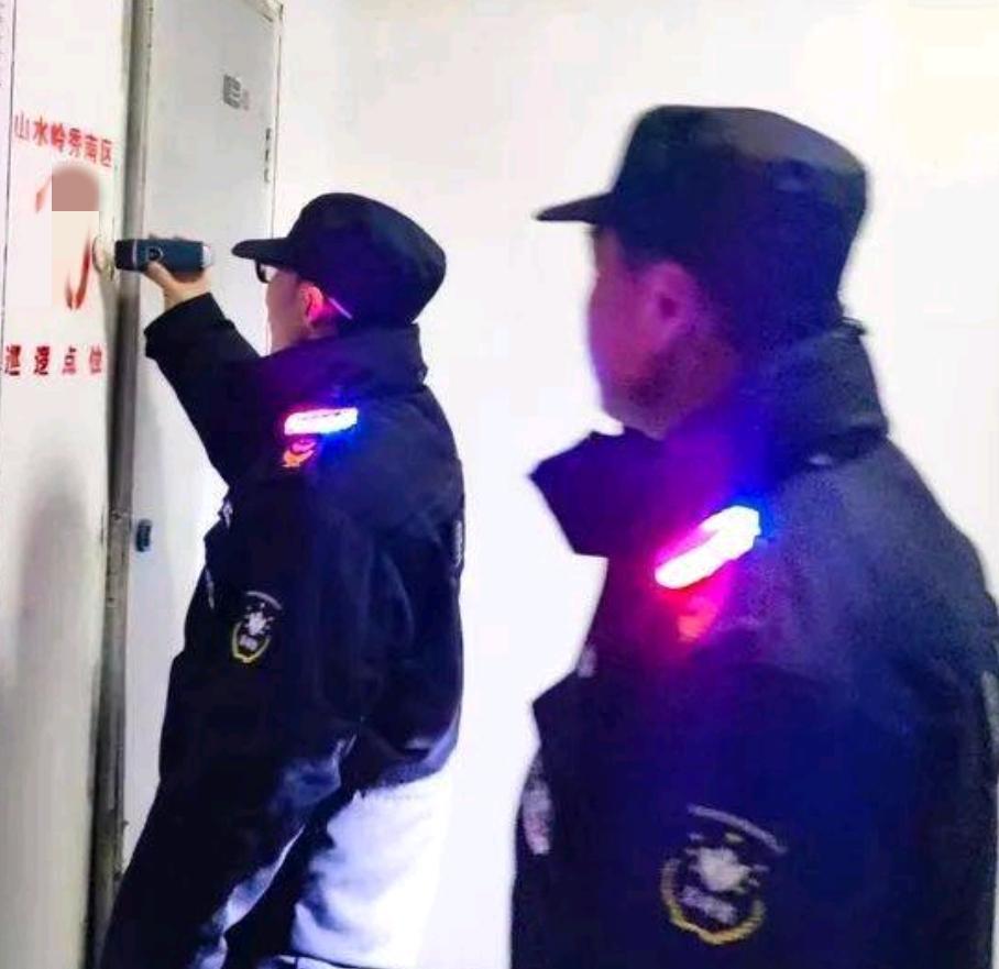 当保安值夜班如果连打个瞌睡就不行，查到就处罚，这种单位你就趁早离开吧。这种硬扛着