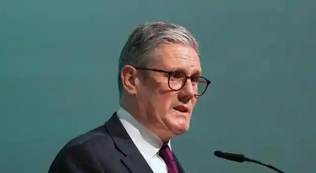 事到如今，英国首相府又不承认任何先前的承诺了？ 听听，这话说的。七年前，咱们