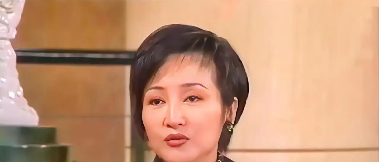 如今的狄波拉，生活得十分幸福。她培养出了优秀的儿子谢霆锋，谢霆锋在演艺、音乐等领