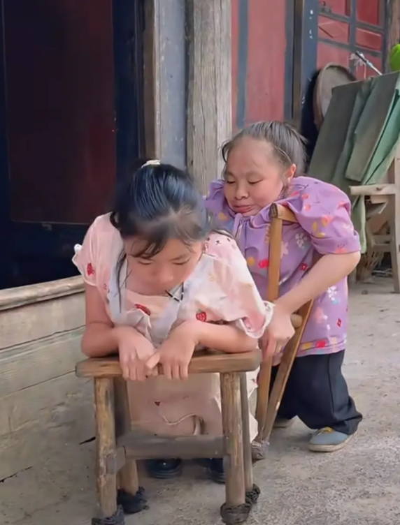 残忍！这样的妈生一个这样的孩子，我觉得生是一种残忍，不生是对自己的负责！妈