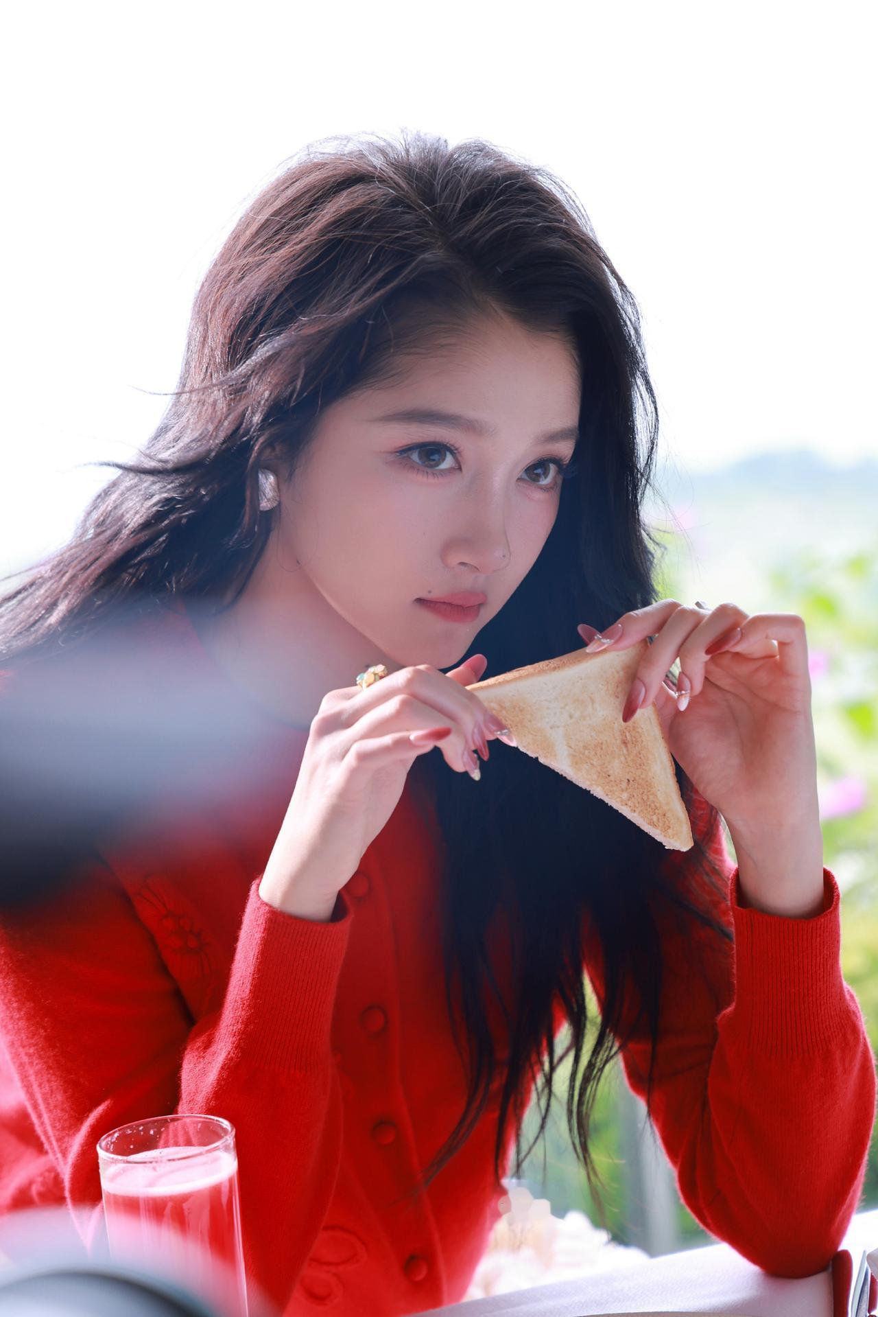 新鲜的晓彤😘毛晓彤