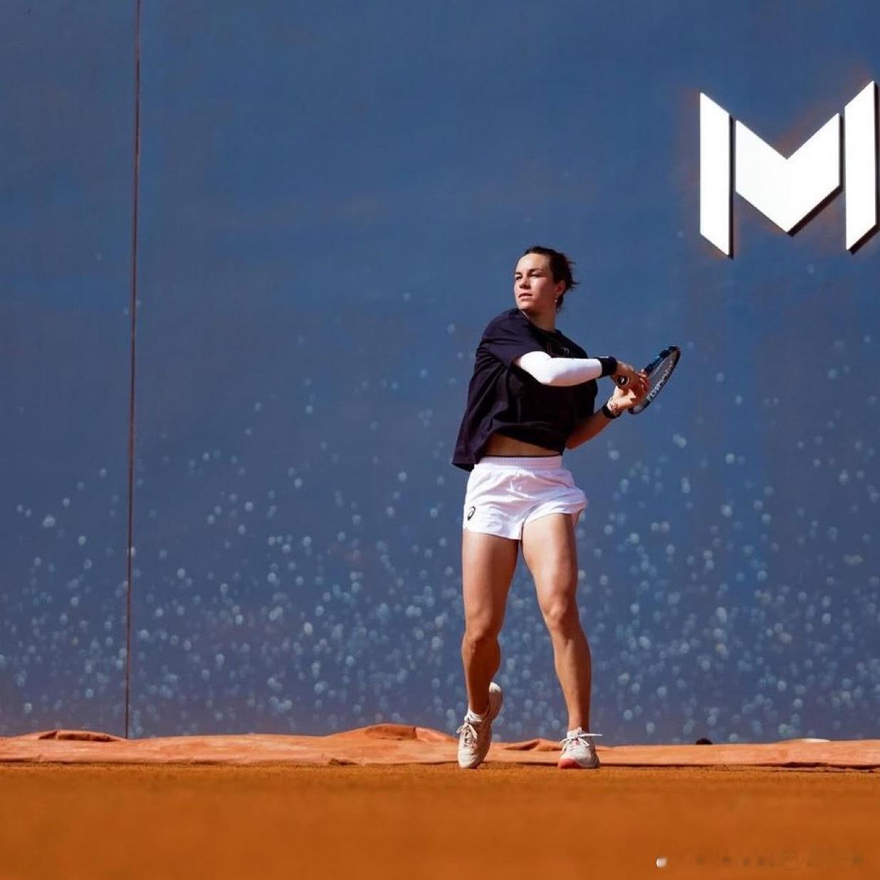 🇫🇷布瓦松宣布退出下周举行的鲁昂WTA250赛事。这位法国女单一姐此前曾