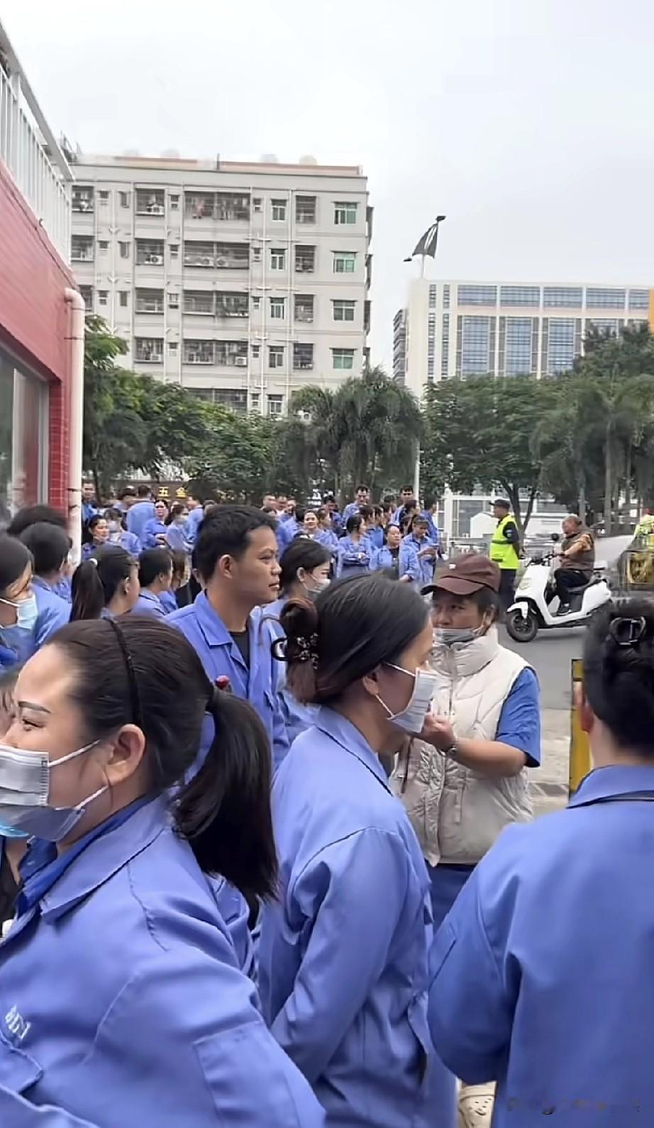 在外打工的朋友们记住一定不要进厂做普工，不然没有事做了，一个月就只有底薪拿。以